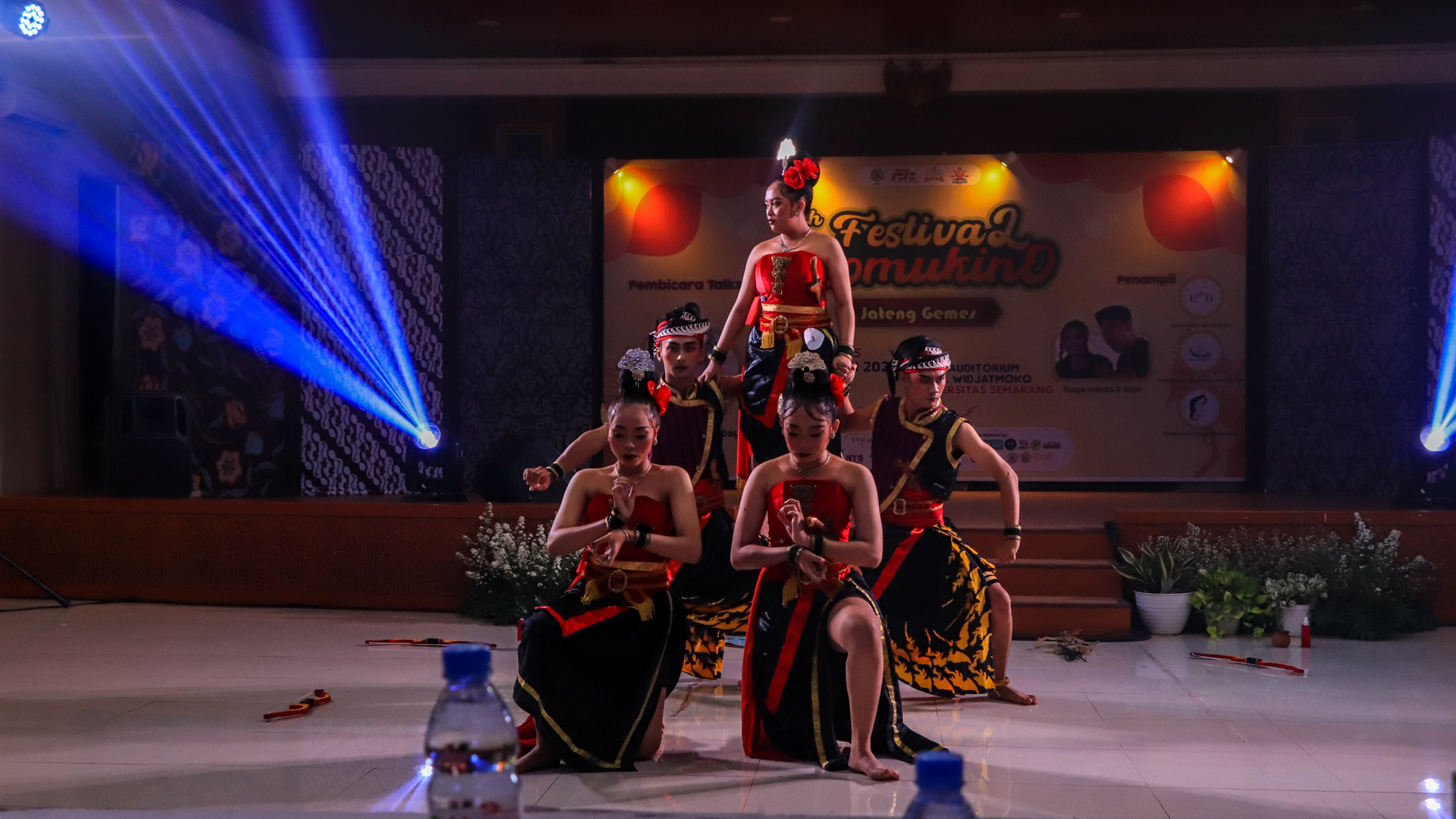 UKM TARI & PAGELARAN SENI SUNYARURI BUDOYO PADA AJANG KOMPETISI KOMUKINO FEST 9th 