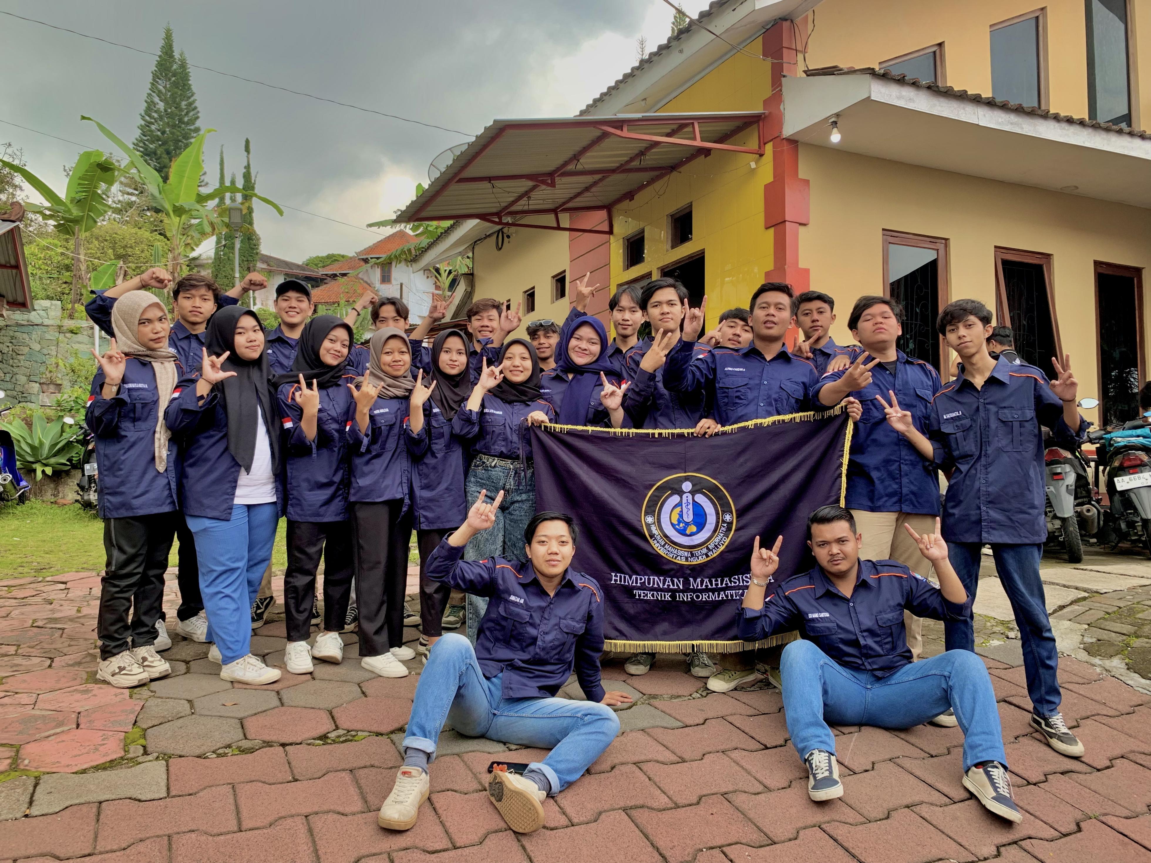 LATIHAN DASAR KEPEMIMPINAN