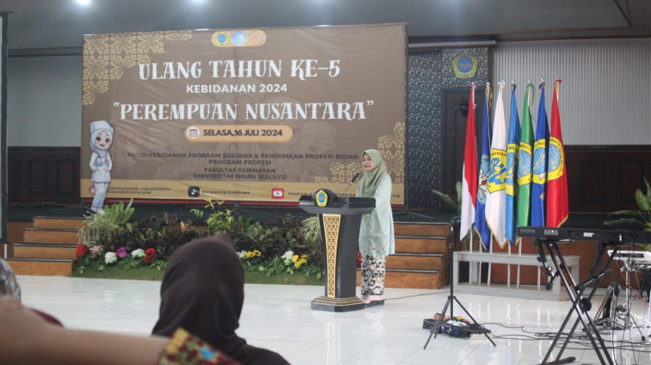 Ulang Tahun Prodi Kebidanan dengan "PEREMPUAN NUSANTARA"