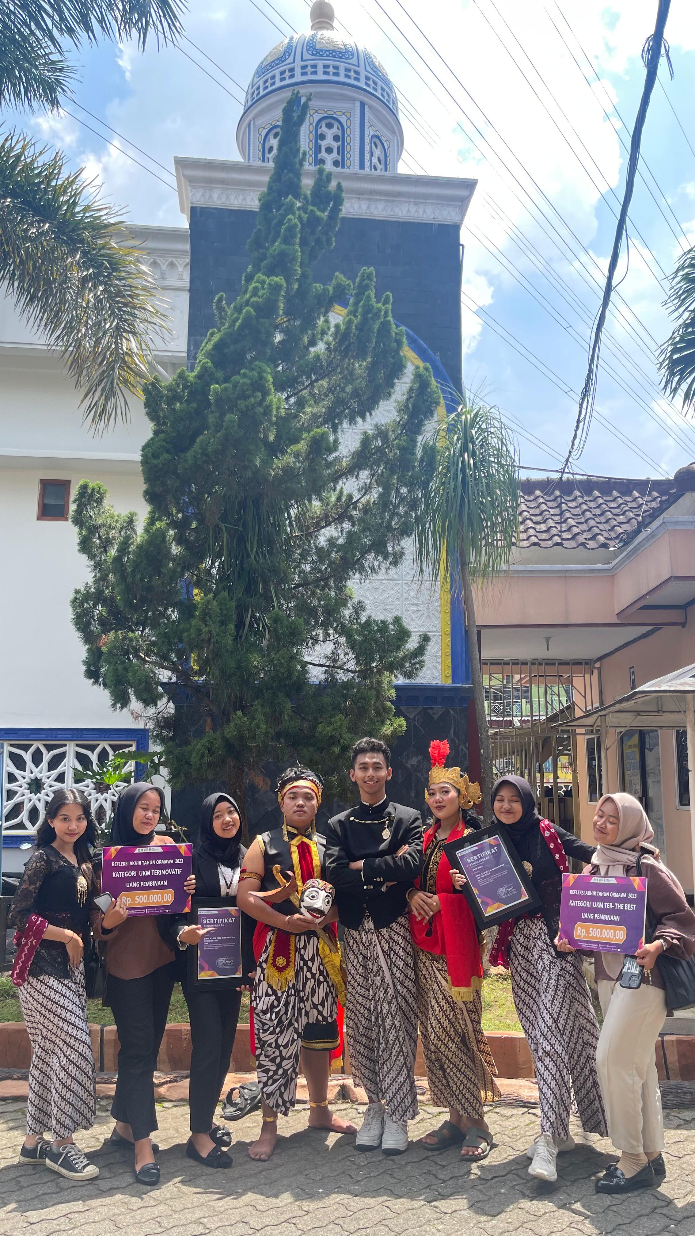 PENGANUGERAHAN BIDANG KEMAHASISWAAN UNIVERSITAS NGUDI WALUYO TAHUN 2023